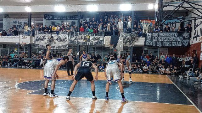 Almagro y Olimpia protagonizaron un partido parejo de principio a fin en el Juan Carlos Spies.