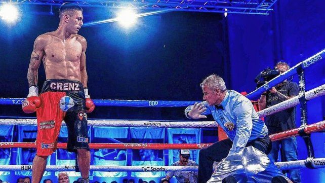 Crenz y la sana costumbre de noquear, derrotó en el primer round a Jhan Camacho y retuvo su título juvenil.