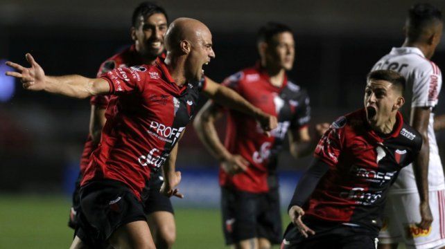 Mat&iacute;as Fritzler fue el autor del gol hist&oacute;rico de Col&oacute;n ante San Pablo en el Morumb&iacute;.