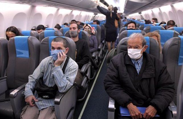 Estrictos protocolos para viajar en avión