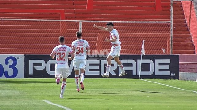Nicolás Cordero puso el 1-0 para Unión ante Argentinos, de penal. UNO Santa Fe | José Busiemi