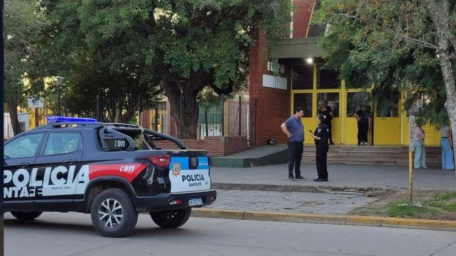 La escuela normal Mariano Moreno de San Cristóbal donde un alumno disparó contra sus compañeros.