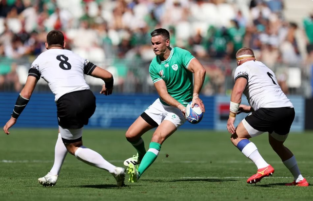 Irlanda arrancó a paso firme y goleó a Rumania por 82 a 8 en Bordeaux Irlanda arrancó a paso firme y goleó a Rumania por 82 a 8 en Bordeaux