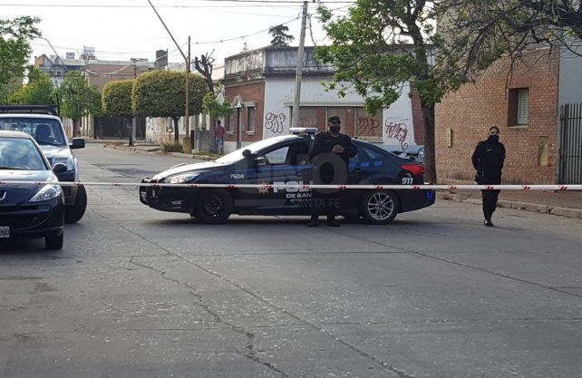 La policía actuó en el lugar cortando el tránsito mientras se solucionaba el desperfecto.