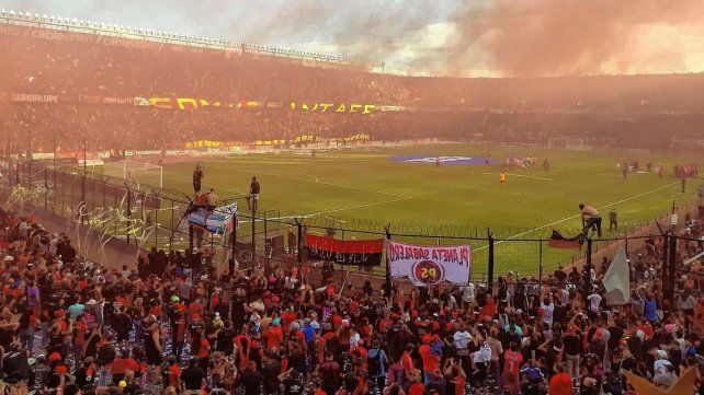 Los hinchas tendr&aacute;n que pagar luego del primer mes para ver los partidos de Col&oacute;n.