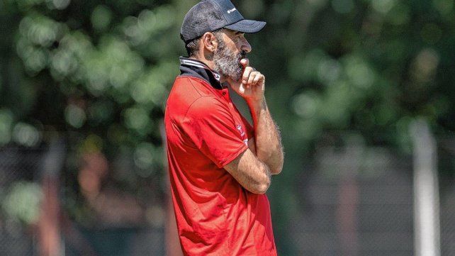 Azconz&aacute;bal dej&oacute; de ser el DT de Chacarita tras empatar con Col&oacute;n.