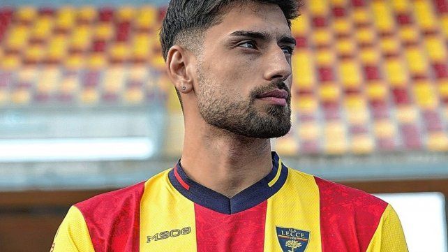 Después de su salida de Colón, con muchas expectativas, Santiago Pierotti fue presentado por Lecce.