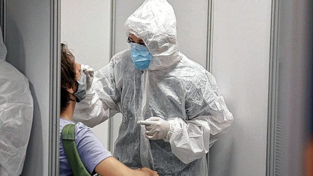 Hisopado PCR en Ezeiza.