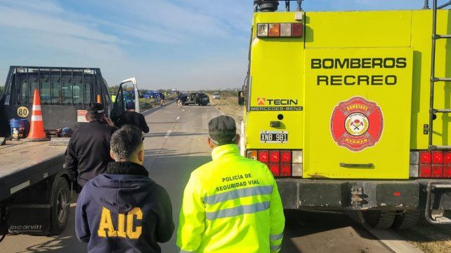 Así quedó la camioneta en la cual se traslada el subjefe de la policía de Santa Fe, José Eduardo Senn.