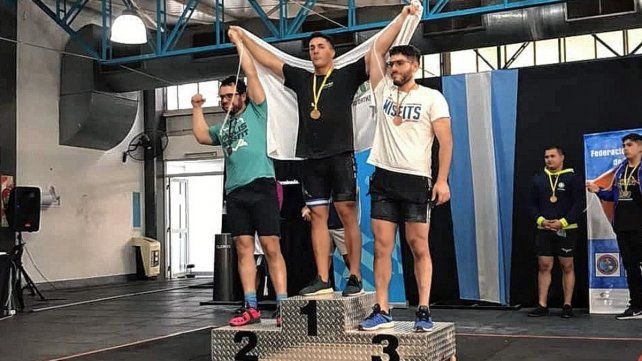 Leonel Oviedo es el mejor del país en la categoría hasta 89 kilos y lo ratificó en el Nacional de pesas. Instagram | leooviedo0