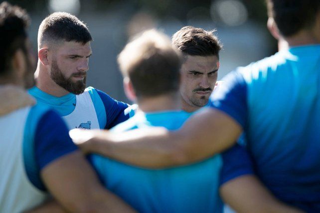 El entrerriano Marcos Kremer y el capitán Pablo Matera serán titulares ante los All Blacks.