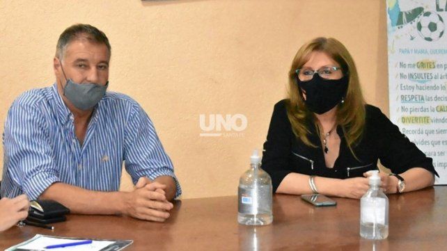 Giacone y Pueyo estuvieron tratando inquietudes inherentes al día a día de cada uno de los clubes que componen la Liga Santafesina de Fútbol.