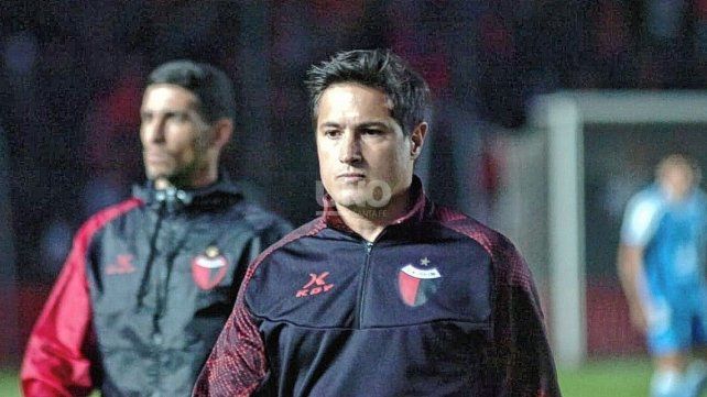 Medrán todavía no pudo ganar como DT de Colón.