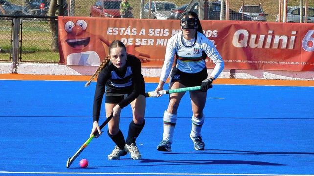 Las Lobas de Alma Juniors cayeron frente al buen elenco de Universitario de Rosario.