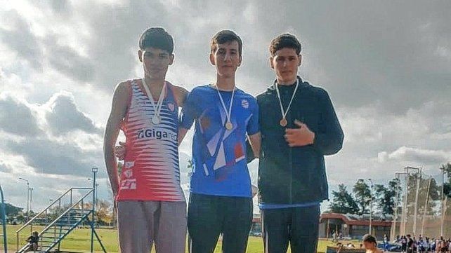 Joaquín Prósperi de Velocidad y Resistencia fue el ganador en salto triple y segundo en largo. Joaquín Prósperi de Velocidad y Resistencia fue el ganador en salto triple y segundo en largo.