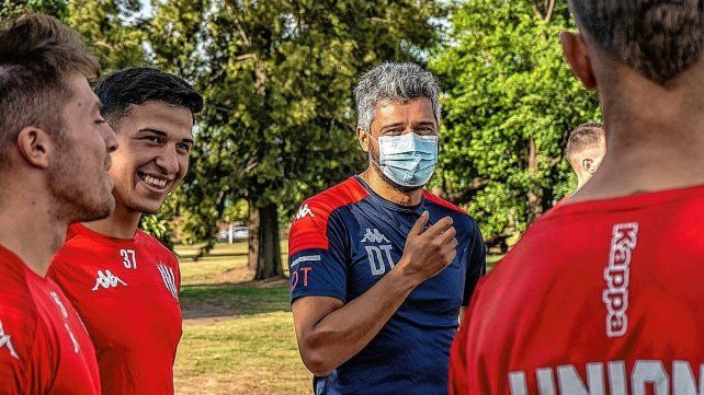 Gustavo Munúa hizo un balance de los amistosos de Unión y le abre la puerta a Enzo Roldán.