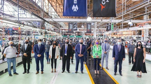 Venado Tuerto. Fernández recorrió la empresa Corven Motors que destinará 980 millones de pesos para la ampliación de su planta