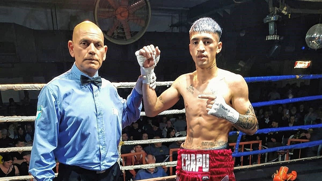 El Chapu Cantero, del gimnasio Willie Pep, derrotó por la vía rápida en el primer round a Iván Meza de Villa Gobernador Gálvez.
