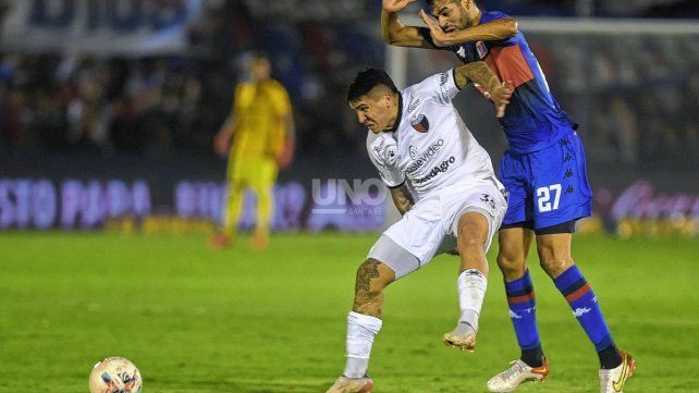 Facundo Farías estaría en duda en Colón para visitar a Lanús.
