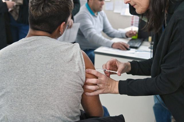 Medicina del Viajero: Salud recuerda los cuidados para quienes viajen durante el verano y habilita consultas