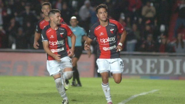 Nacho Lago y Nacho Antonio, los goleadores de la contundente victoria del Colón de Medrán ante San Miguel. Nacho Lago y Nacho Antonio, los goleadores de la contundente victoria del Colón de Medrán ante San Miguel.