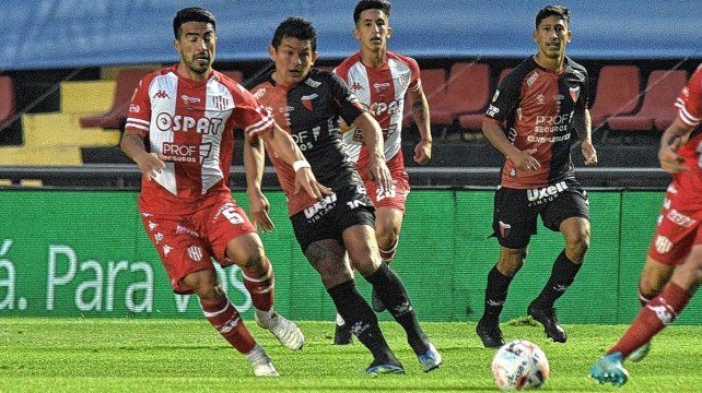 Juan Azconz&aacute;bal pretende retener en Uni&oacute;n a Nelson Acevedo