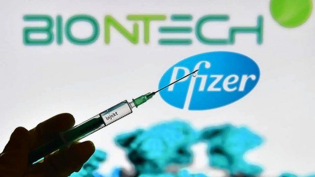 Según Biontech, la nueva cepa de coronavirus se podrá combatir con la vacuna que ya produjeron.