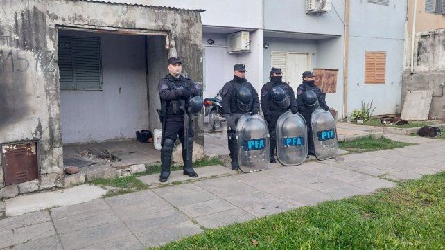 Allanamientos de la policía Federal en barrio El Pozo