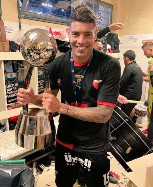 Lucas Acevedo dejar&iacute;a a Col&oacute;n para jugar en Sarmiento de Jun&iacute;n, equipo que dirige Mario Sciacqua.