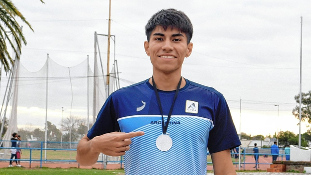 El especialista en salto en largo consigui&oacute; medalla de plata en el Nacional de Mayores y en el Gran Prix Sudamericano.