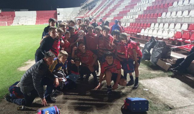  Ateneo Inmaculada derrotó en la definición por penales a Nacional de Uruguay y se quedó con la Copa de Oro en categoría 2010.