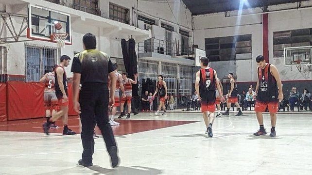 Rivadavia doblegó a CUST A para continuar en la cima de la zona A1. 