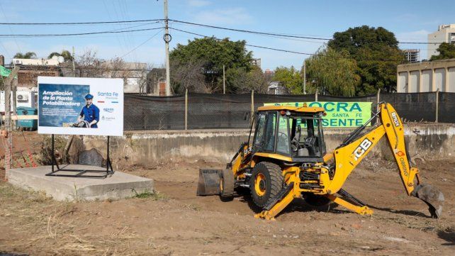 Parte de los trabajos realizados para la ampliación de la planta potabilizadora de agua en la ciudad de Santa Fe, obra que al día de hoy está paralizada Parte de los trabajos realizados para la ampliación de la planta potabilizadora de agua en la ciudad de Santa Fe, obra que al día de hoy está paralizada