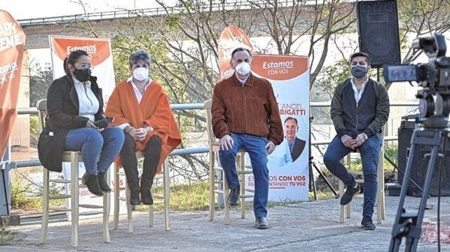 Talavera se postuló como precandidato junto a Gabriela Neme y Luis Bigatti en Mansilla. Neme lo presentó como 