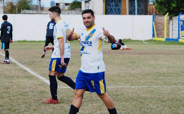 El delantero de Sportivo Guadalupe, Leandro Ledesma llegó a los 10 goles en el equipo de Tobaldo.