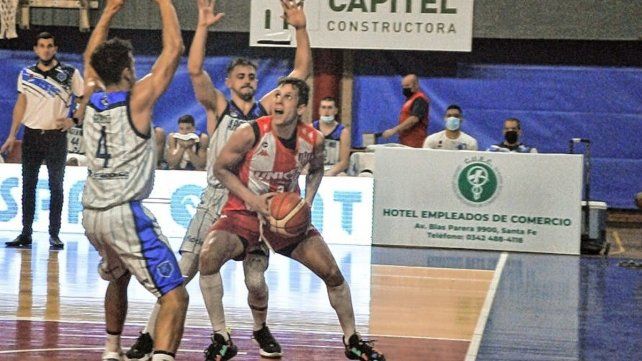 Unión viene de perder con Argentino de Junín y buscará levantarse en la ruta. 