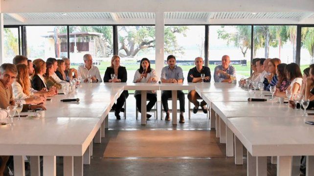 Clara García y Maximiliano Pullaro encabezaron el primer encuentro de Unidos para Cambiar Santa Fe 