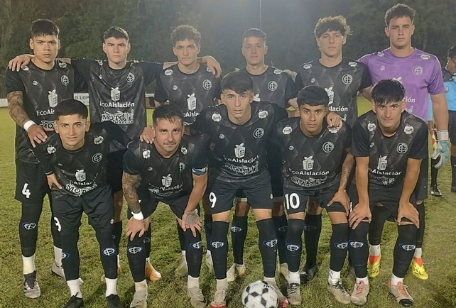 Academia Cabrera no tuvo una buena noche y fue goleado por Unión en el predio liguista.