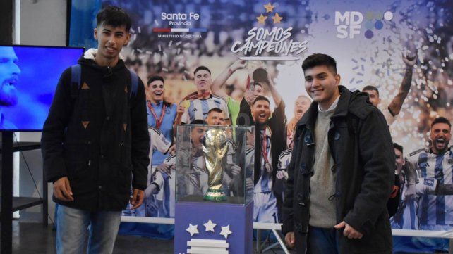 La Copa del Mundo, el trofeo más preciado ya está en la ciudad de Santa Fe