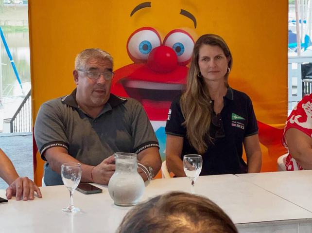 Fernando Fleitas, y Mar&iacute;a Florencia Balbarrey, presidenta del N&aacute;utico Sur, abogaron por el respeto al medio ambiente para la marat&oacute;n Santa Fe-Coronda. &nbsp;