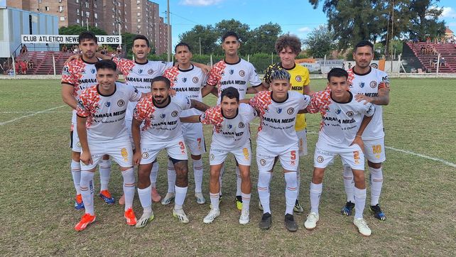 En Mendoza al 4.000, Cosmos FC cosech&oacute; un empate ante Newell's de barrio Roma.