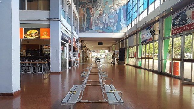 La terminal de colectivos en el regreso de los servicios de media y larga distancia después de 8 meses. 