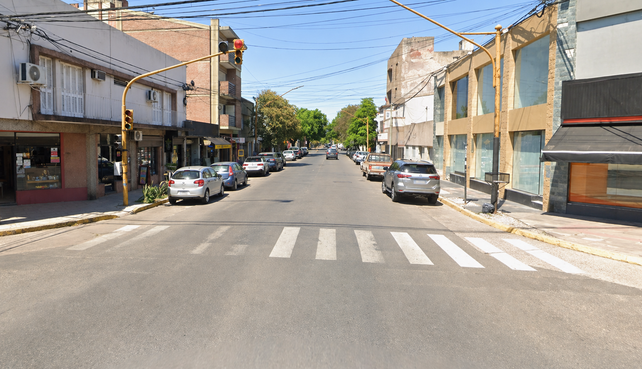 Marcial Candioti y Balcarce. La esquina donde le realizaron las fotomultas a la conductora.