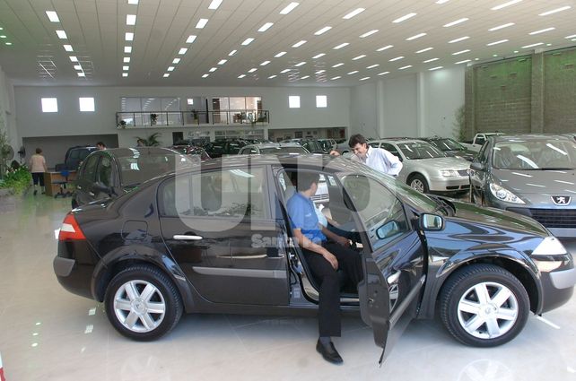 En las concesionarias afirman que las ventas cayeron hasta un 60% luego de la devaluaci&oacute;n posterior a las Paso.