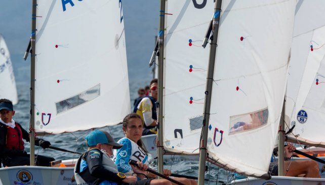 Con la vela n&uacute;mero 3666 ARG, como parte de la delegaci&oacute;n nacional que viaj&oacute; a M&eacute;xico para competir en esta importante cita del Optimist.