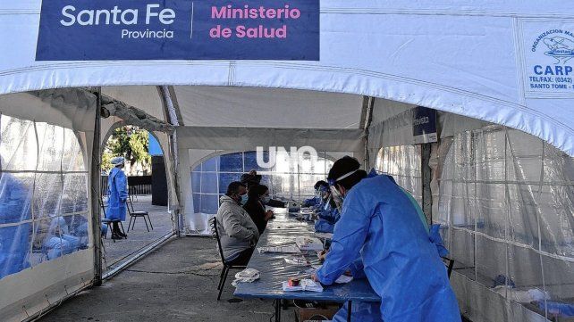 Las unidades de testeos de Santa Fe detectaron cuatro casos sospechosos de Ómicron.