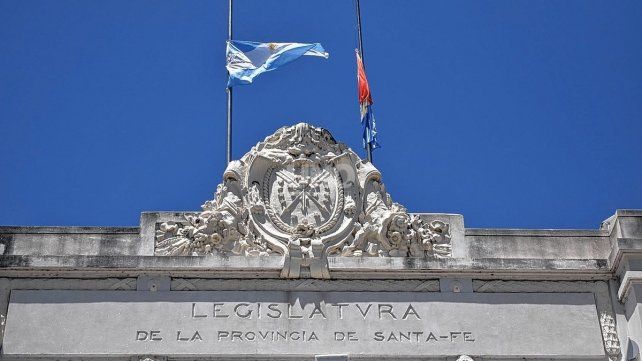 La polémica por el vacunatorio VIP sacude a la política santafesina