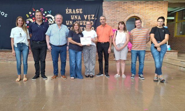 Michlig entregó aportes para la mejorar de infraestructura en escuelas de la ciudad de San Cristóbal