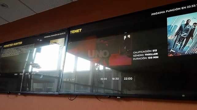 Cartelera de la reapertura de CineMark Santa Fe