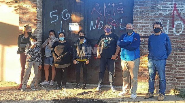 Los vecinos están preocupados por su salud.